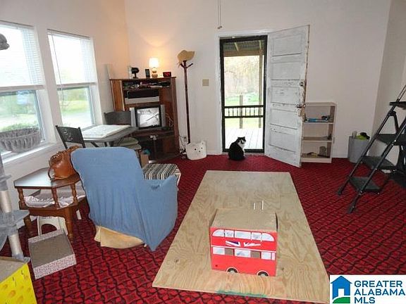 3rd image of 303 3rd St