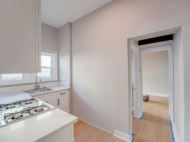 310 G St — Photo 8