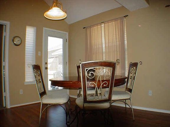 2nd image of 6925 Aston Dr