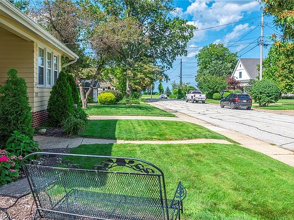 3rd image of 302-304 Ruth St