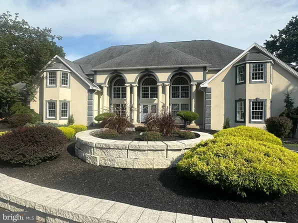 2390 Forest Hills Dr, Harrisburg, PA 17112