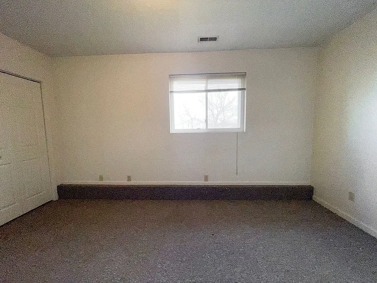 Coming Soon: 9011 W Jackson St! 3 Bedroom 1 Bath! Pet Friendly! Yorktown School District — Photo 10