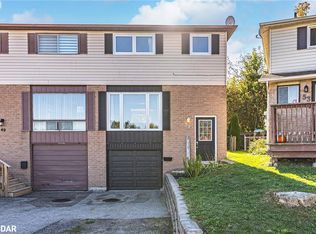 51 Robin Ct, Barrie, ON L4M5L9