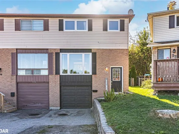 51 Robin Ct, Barrie, ON L4M 5L9