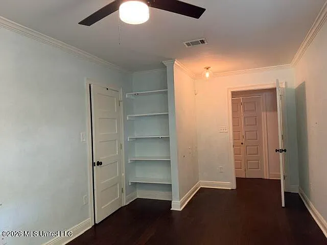 710 Mills Ave — Photo 13