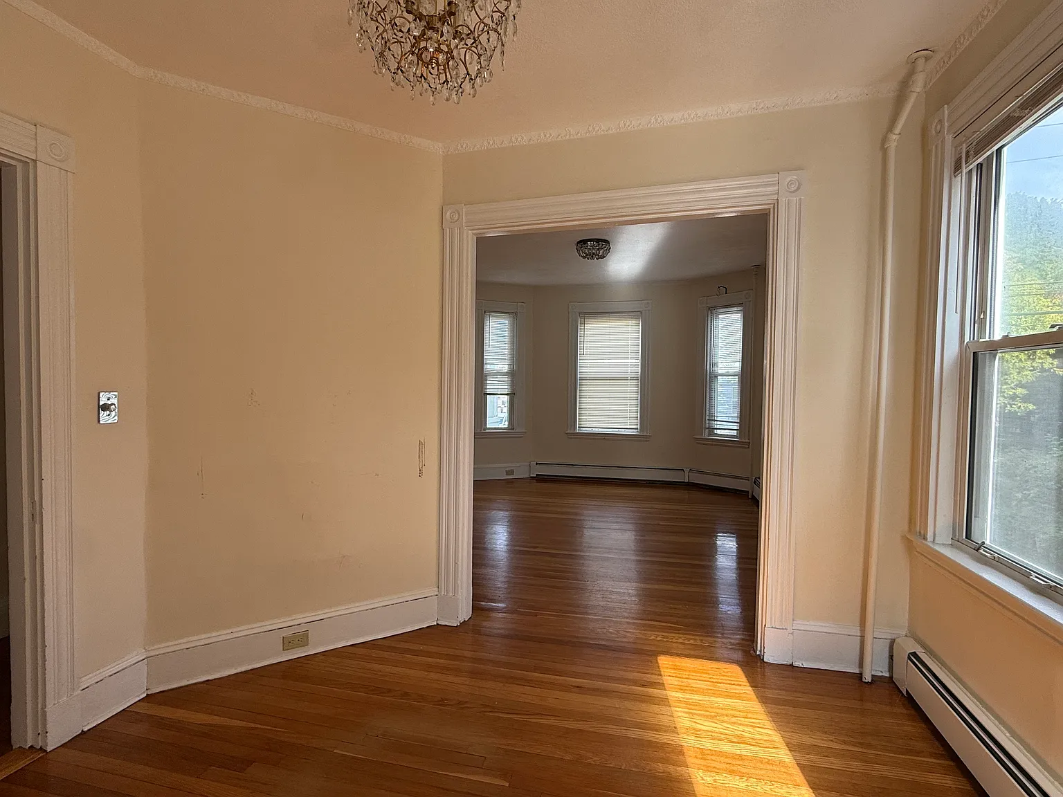 2 bed, 1100 sqft, $2,000 — Photo 3
