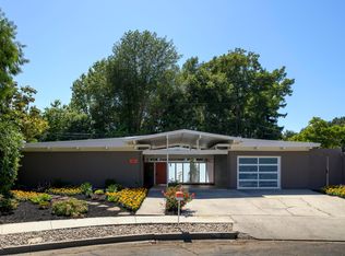 11 Willowglen Pl, Santa Barbara, CA 93105