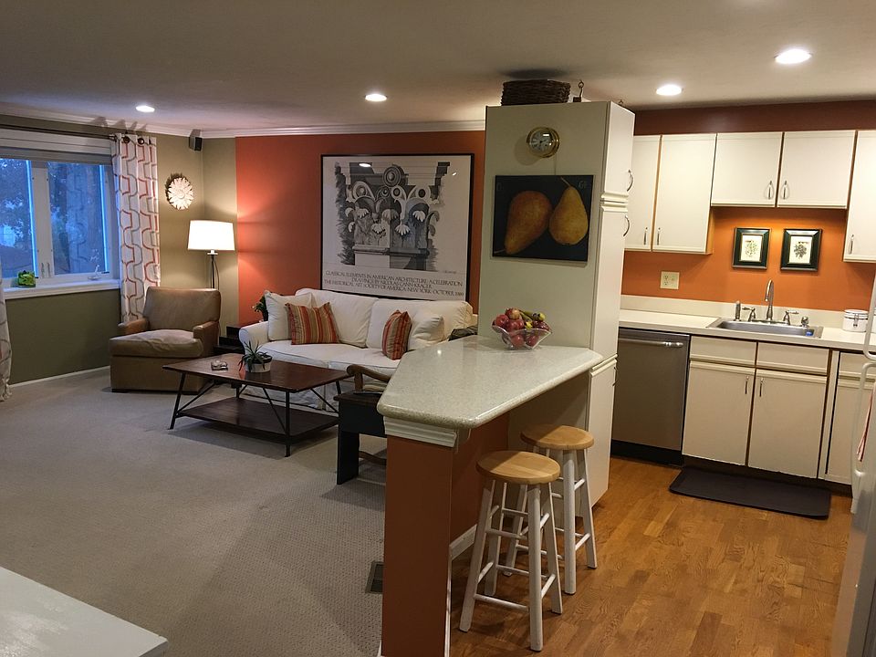 1st image of 210 Centre St Unit 13