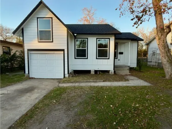 1312 E Anaqua Ave, Victoria, TX 77901