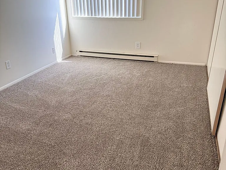 Sunnyside Village Apartments — Photo 36