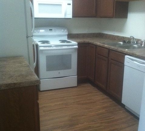 2nd image of 404 Brunswick Dr APT 9