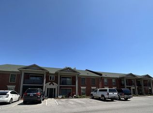 1 Dupont Way APT 6, Saint Matthews, KY 40207