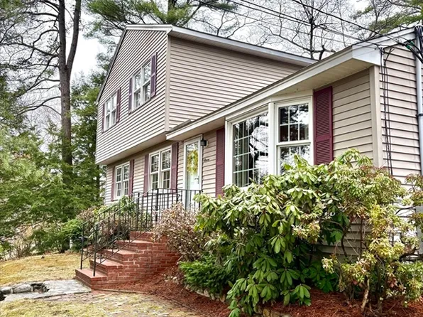 11 Tyng Rd #2, Tyngsboro, MA 01879
