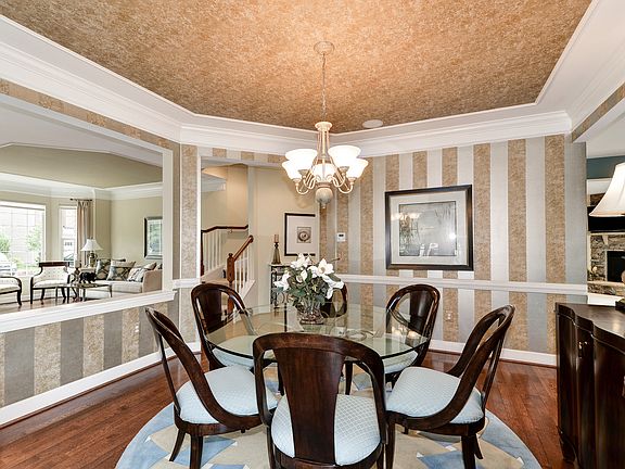 Luscious Dining