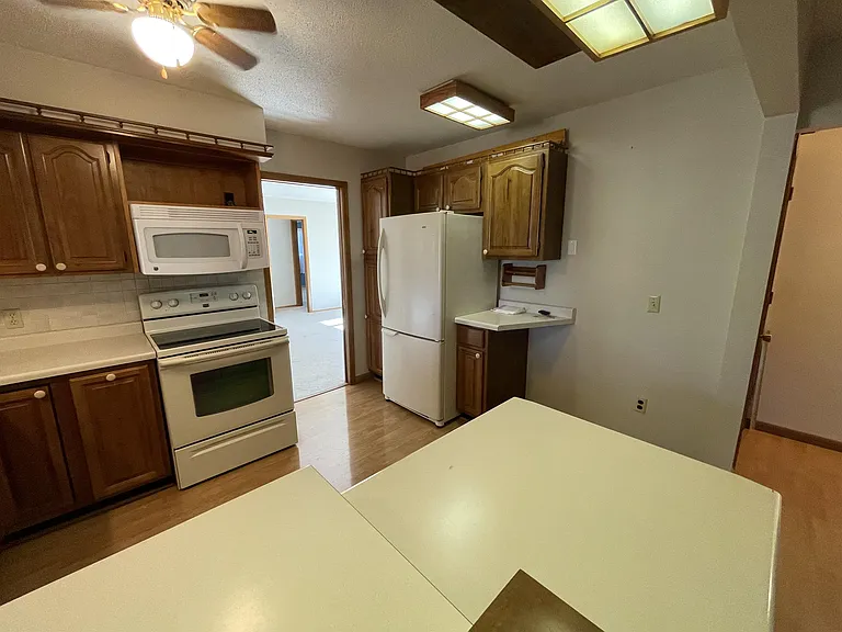 1608 Mitchell Dr — Photo 3