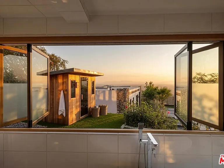 2715 Edwin Pl — Photo 23