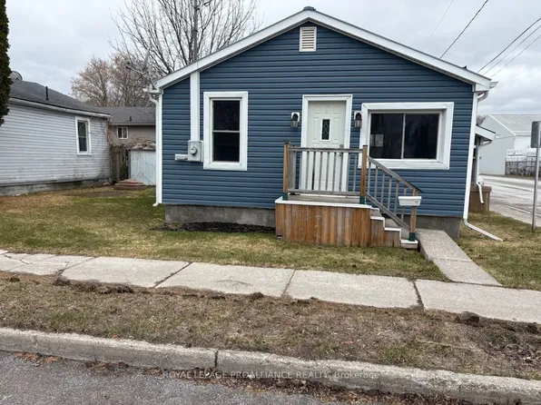 48 Bentinck St S, Quinte West, ON K8V 4E3