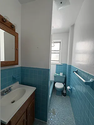 Bathroom, photo 2