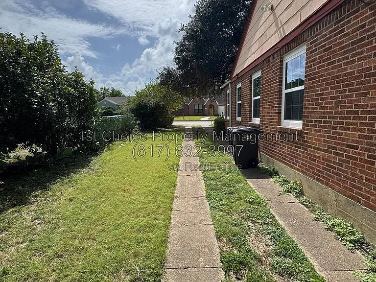 3241 Sandage Ave — Photo 18