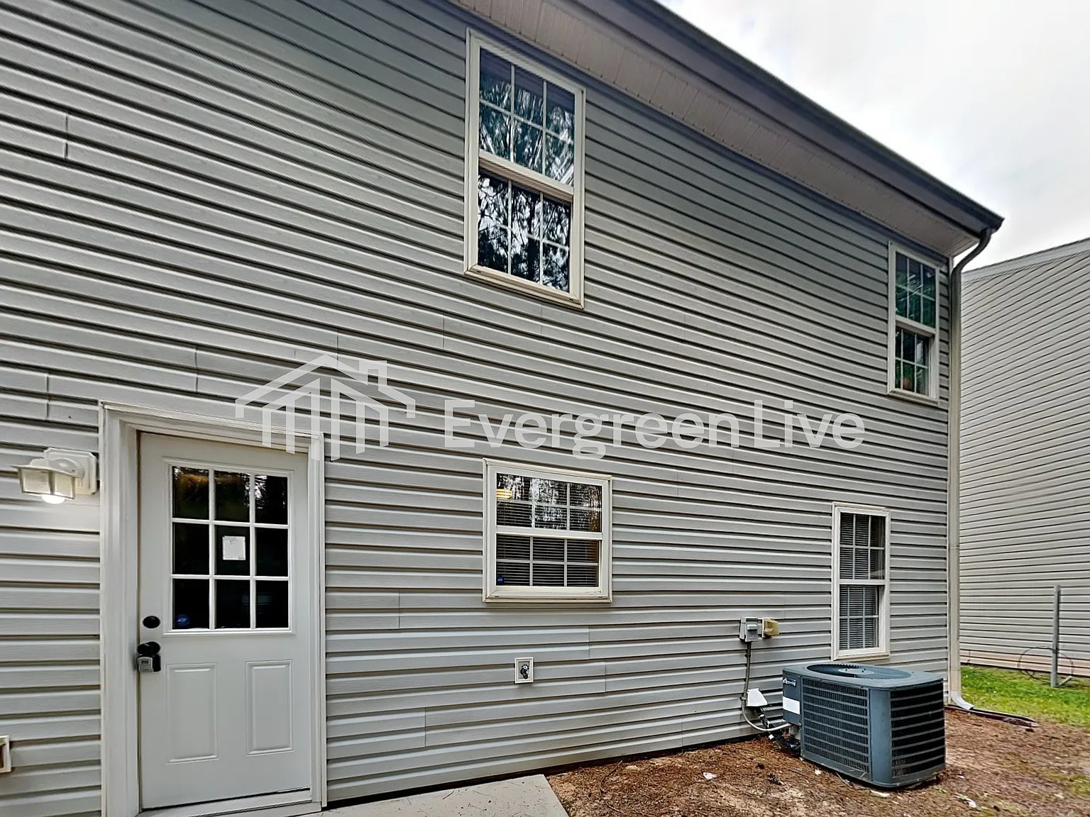 3 bed, 3.0 bath, 1528 sqft, $1,825 — Photo 3