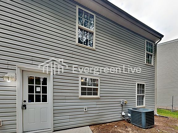 3rd image of 11020 Pointer Ridge Dr