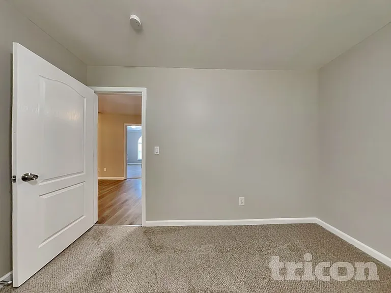1219 Falls Creek Ct — Photo 12