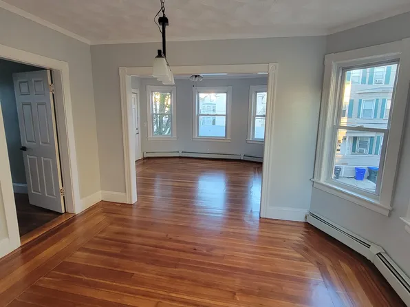 28 Osborn St #2, Providence, RI 02908
