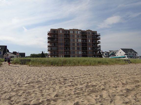 4th image of 1 Seacliff Ave APT 2A