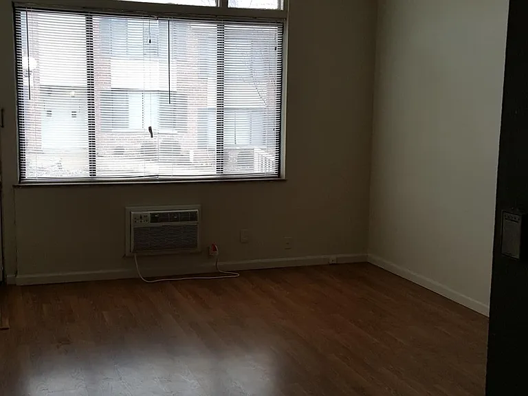7149 Weil Ave — Photo 4