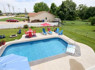 2 Fawn Lake Dr, Saint Peters, MO 63376