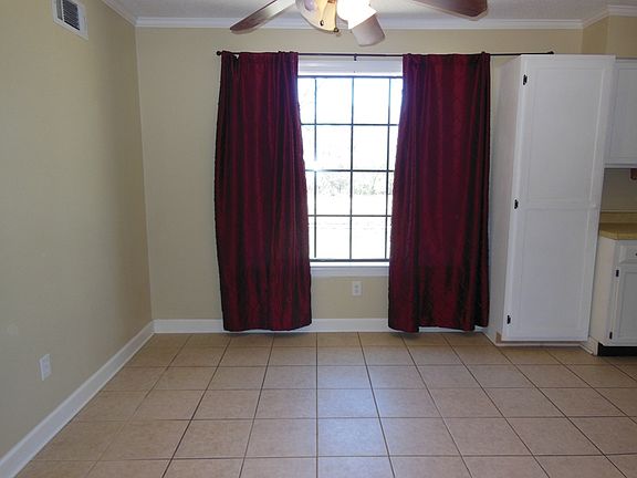 5th image of 3099 Chaucer Ln