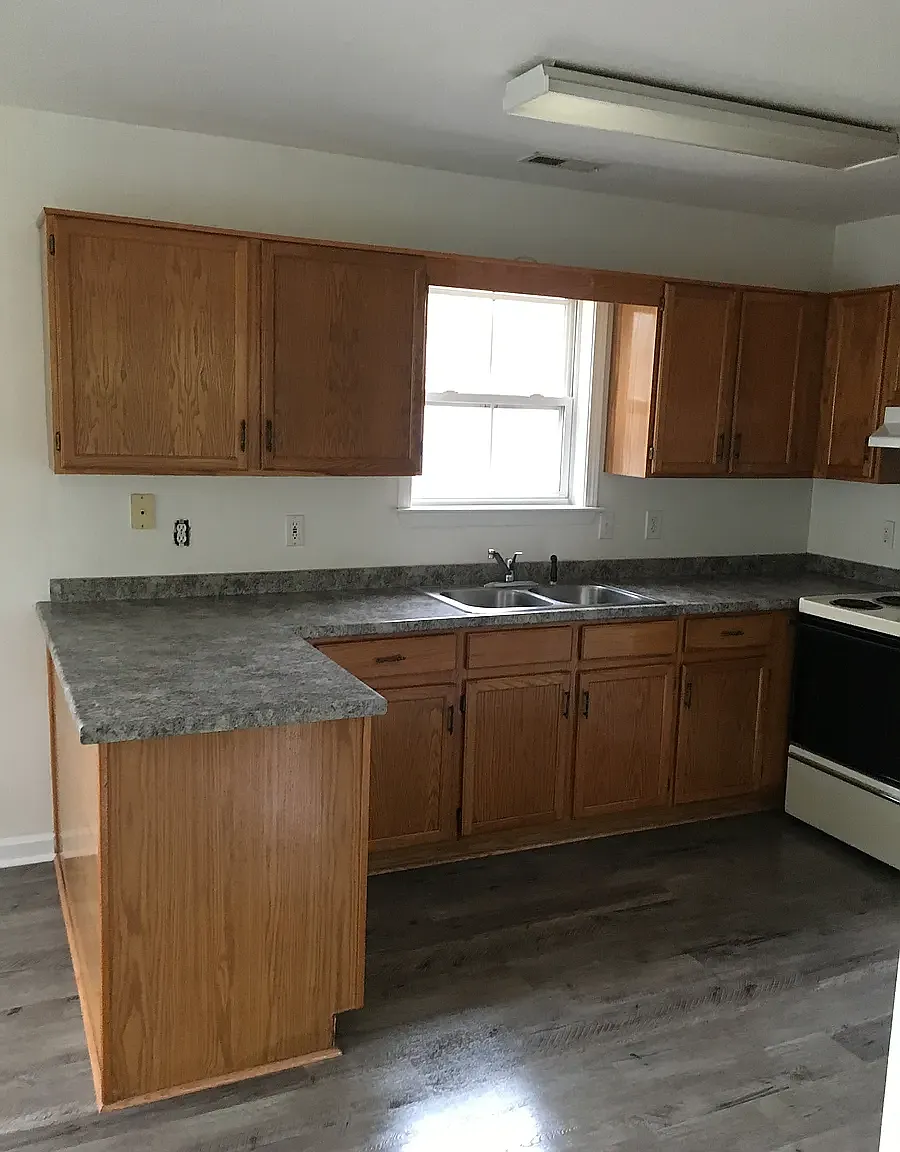 3 bed, 1250 sqft, $675 — Photo 2
