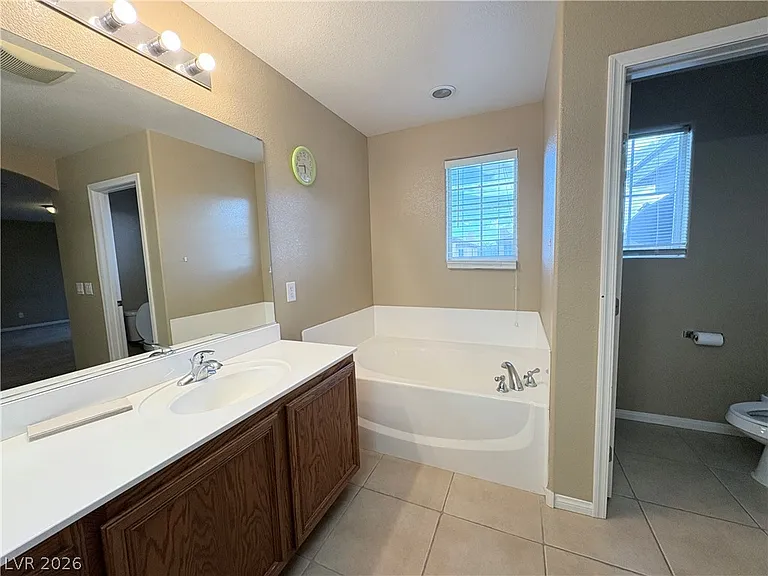 5014 Golden Antelope Way — Photo 38