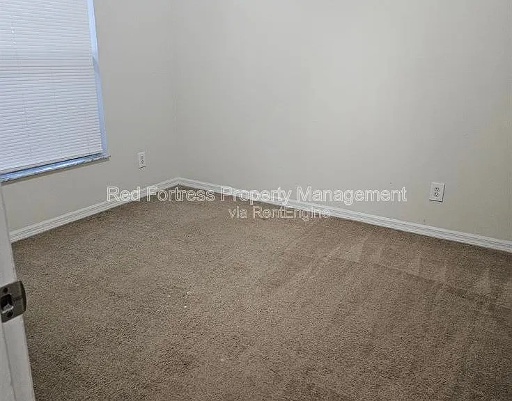5202 30th St SW — Photo 3