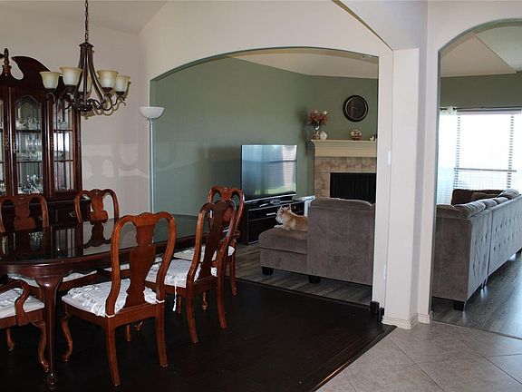 3rd image of 452 Willowlake Dr