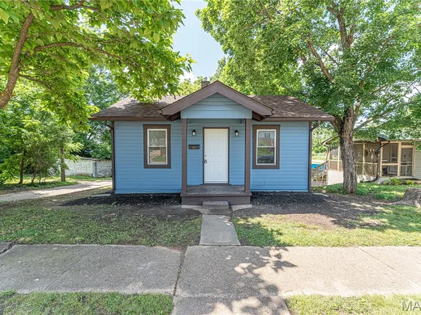 311 W Stone St, De Soto, MO 63020