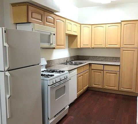 4th image of 701 S Mariposa Ave APT 204