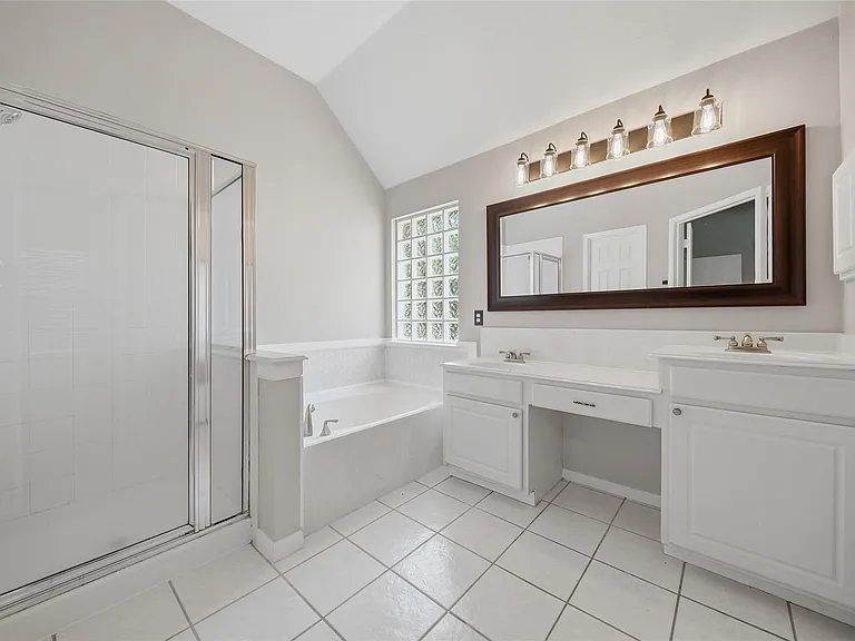 1607 Sandy Park Dr — Photo 10