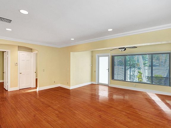 4th image of 1340 NE 16th Avenue