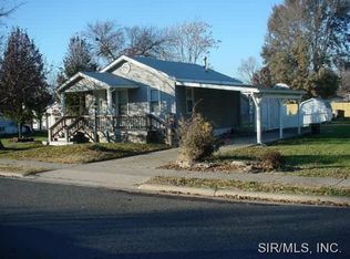 120 W 4th St, Roxana, IL 62084