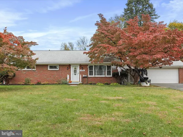 10901 Roessner Ave, Hagerstown, MD 21740