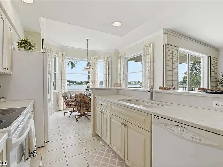 10480 Washingtonia Palm Way #1126 — Photo 13