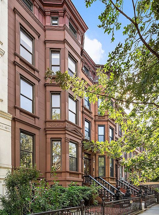 1st image of 256 Jefferson Ave