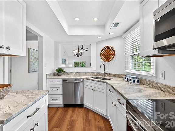 5th image of 9227 N Vicksburg Park Ct