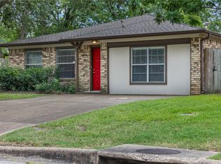 4316 Meadowbrook Dr, Bryan, TX 77802