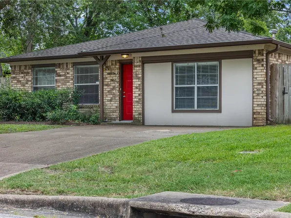 4316 Meadowbrook Dr, Bryan, TX 77802