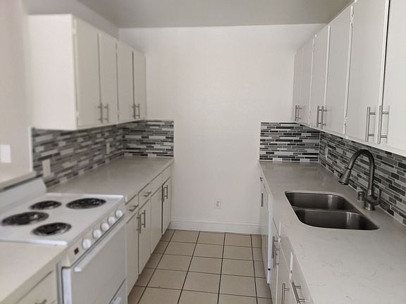 4th image of 1053 Euclid Ave APT A
