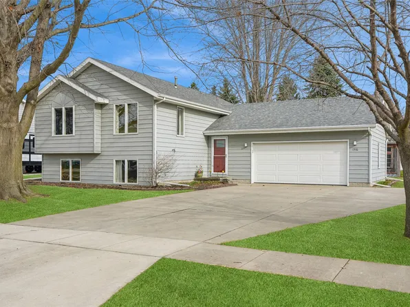 1316 E Girard Ave, Indianola, IA 50125