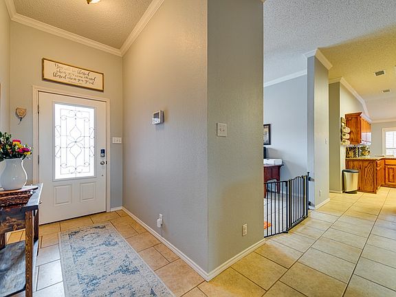 4th image of 3302 Pinemont Dr