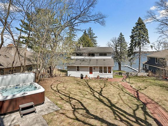 2nd image of 365 Lakewood Ln